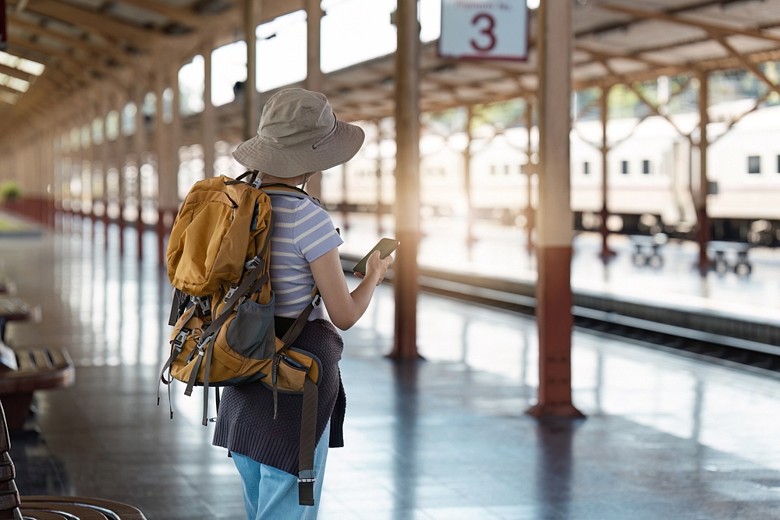 Airport Layover Tips: Make the Most of Your Waiting Time 2026